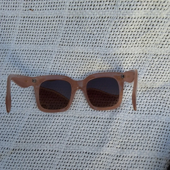 SEA Waverly Sunglasses - Picture 5 of 11